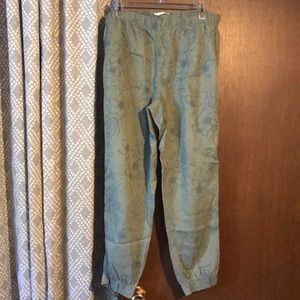 3/$25 Sale ($10 items) C&C California Capri Pants!
